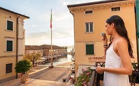 The Mansion Of Countess Rizzardi On Garda Lake